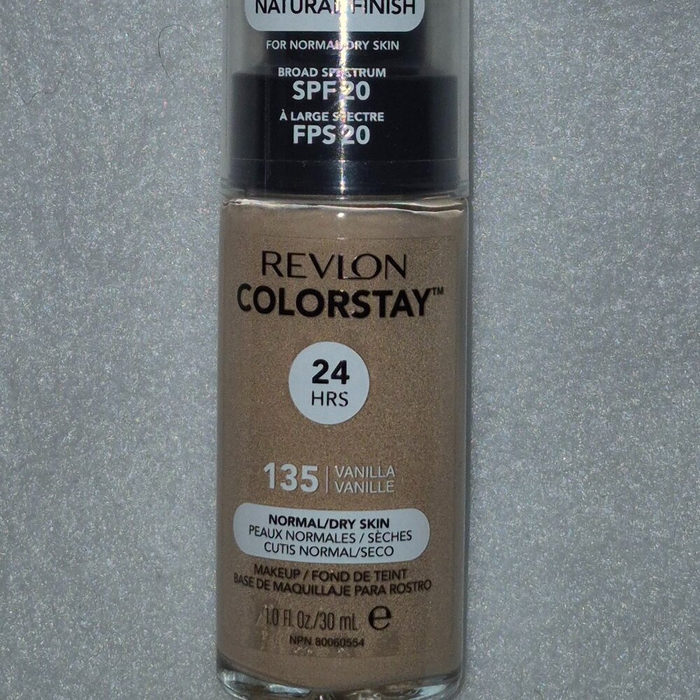 Revlon Colorstay 24 Hrs 135 Vanilla Foundation.